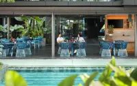 Padma Hotel Semarang - Luxury