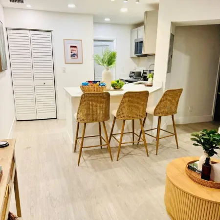 Casa Tropica Escape 2BR Near Beach & Airport