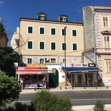 Apartments and Rooms Adriatic Suites