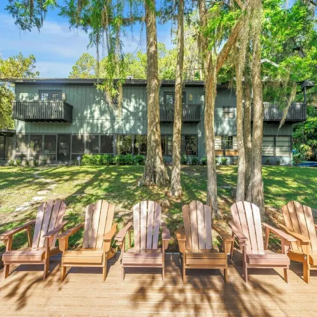 Rainbow River Mid-Century Estate Sleeps 20+ People and Guarantees Unlimited Fun!