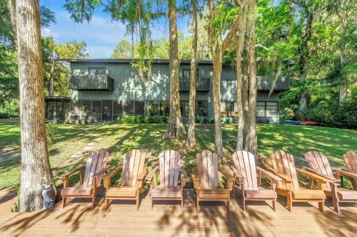 Rainbow River Mid-Century Estate Sleeps 20+ People and Guarantees Unlimited Fun!