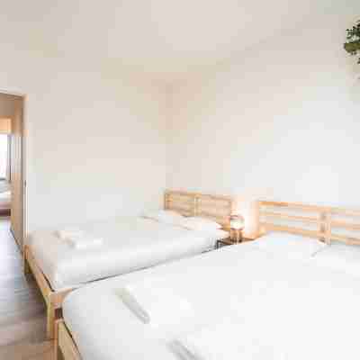 Spacious City Retreat with Balcony Rooms