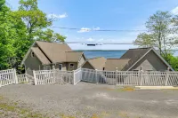 Waterfront Seneca Lake House Fire Pit and Boat Dock - Homestays