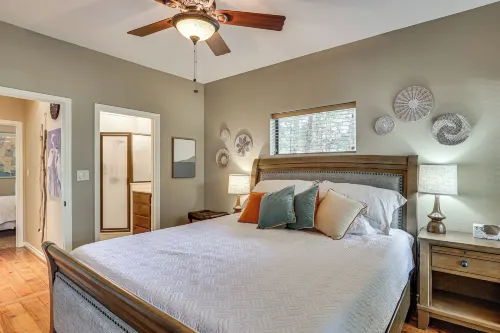 Lakefront Winnsboro Home w/ 20+ Acres! - 3-Star