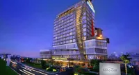 Vega Hotel Gading Serpong Отели в г. 