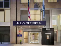 DoubleTree by Hilton New York Midtown Fifth Ave Hotels near Manhattan