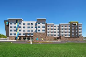Tru by Hilton Burlington