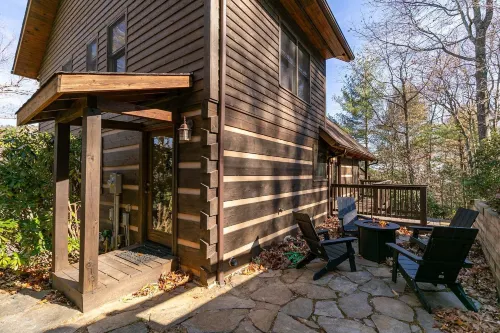 Happy Trees Cabin - et Friendly Spacious Cabin With Pool Table 15min to Boone - Feriehus