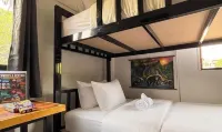 Nok Guesthouse & Hostel - Hostels