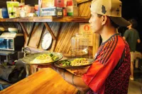 Qasa Boutique Hotel and Retreats - LGBTQ - breakfast