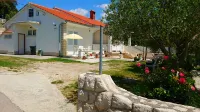 Pretty Apartment with Terrace on Island Rab - Balkon