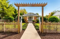 Historic Downtown Wake Forest Bungalow - Wi-Fi