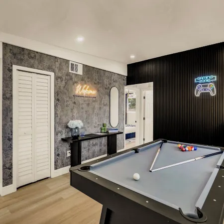 Hollywood Luxury Retreat with Arcade