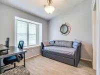 10 Min to Everything! Charming 3Br in Prime Frisco - 2-Star