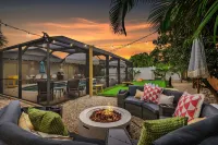 Naples Pool Home Paradise Minutes From the Beach - 3 tähden