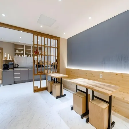Brown Dot Hotel