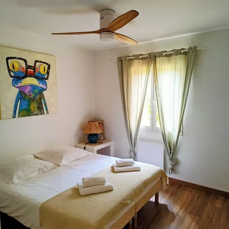 Au coeur des ocres - Charming vacation home Hotels in Roussillon