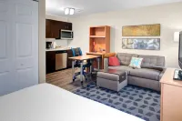TownePlace Suites Wichita East - parking