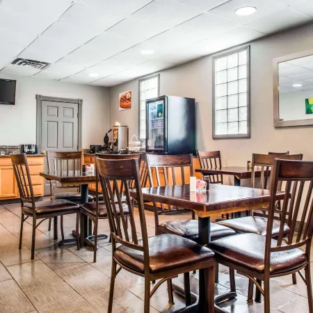 Quality Inn Austintown-Youngstown West