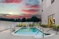SpringHill Suites Charlotte Airport Lake Pointe - Airport Shuttle