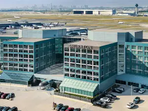 Sheraton Gateway Hotel in Toronto International Airport