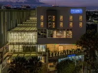 City Express by Marriott Ciudad de México la Raza Hotels near San Rafael