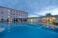 Protea Hotel Lusaka International Airport - Pools