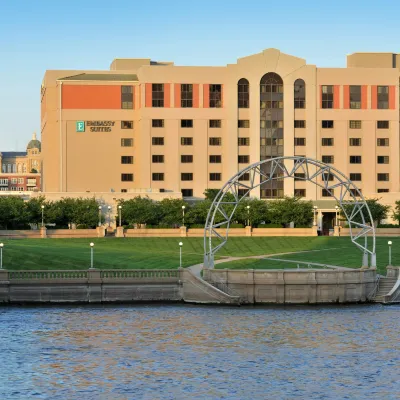 Embassy Suites by Hilton des Moines Downtown Hotels near Greater Des Moines Botanical Garden
