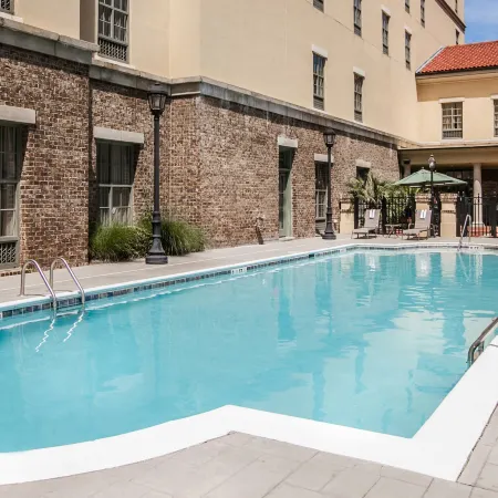 Hampton Inn & Suites Savannah Historic District