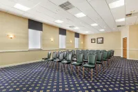 Red Roof Inn & Suites Newport News - Motel