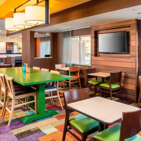 Fairfield Inn & Suites Peru Hoteles en Peru