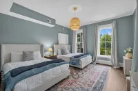 Luxury Lake Geneva Home  7 Beds - 4-Star