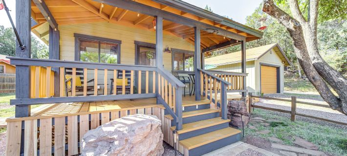 Pine Cabin w/ Fire Pit & Gazebo - Steps to Trails Отели в г. Пайн
