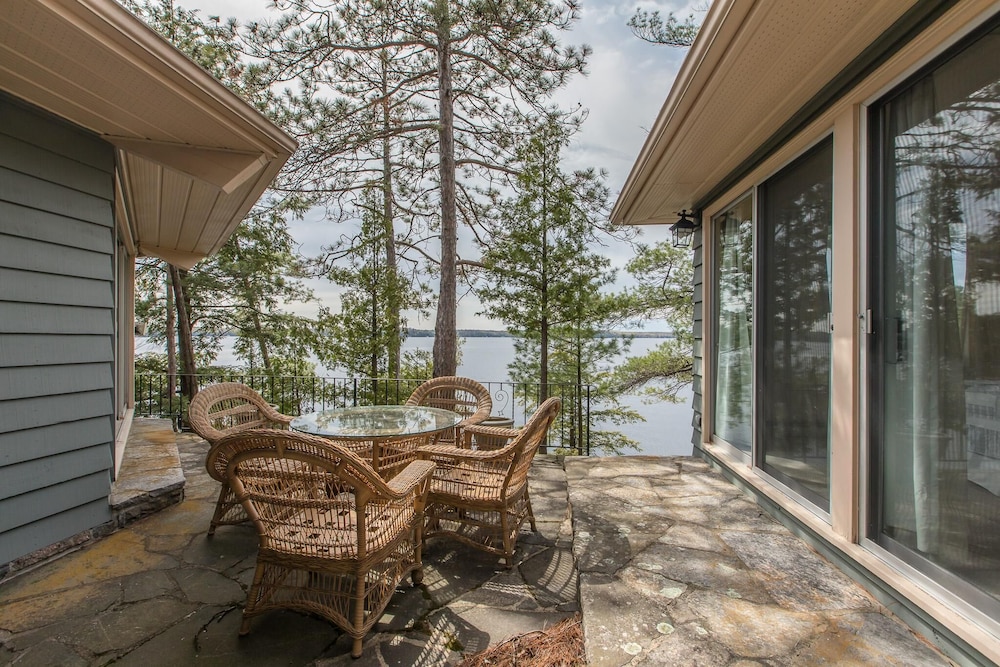 Keewaydin Island Beaumaris Family Compound on Lake Muskoka 무스코카 레이크스
