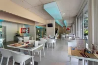 Hôtel Mercure Brive Hotels in Ussac