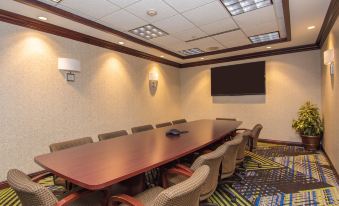 Holiday Inn Express & Suites Springfield-Medical District