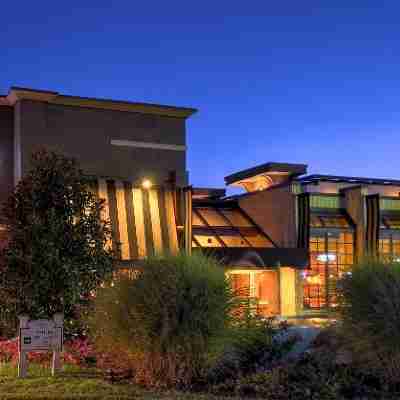 Eden Resort and Suites, BW Premier Collection Hotel Exterior