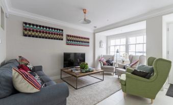 Gorgeous 5 Bed / Sleeps 10 - in Battersea Village