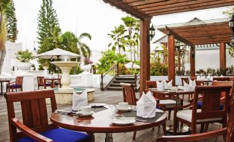 1. Hotel Ma..