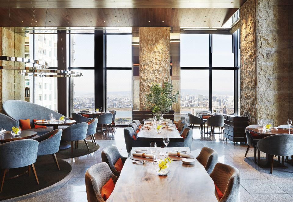 1. InterCon..