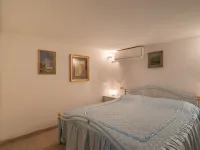 Botti Hotels in Latte