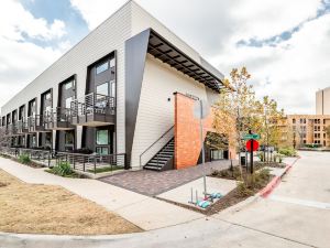 Mint House at the Hatchery - Austin