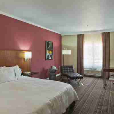 Radisson Hotel Chatsworth Rooms