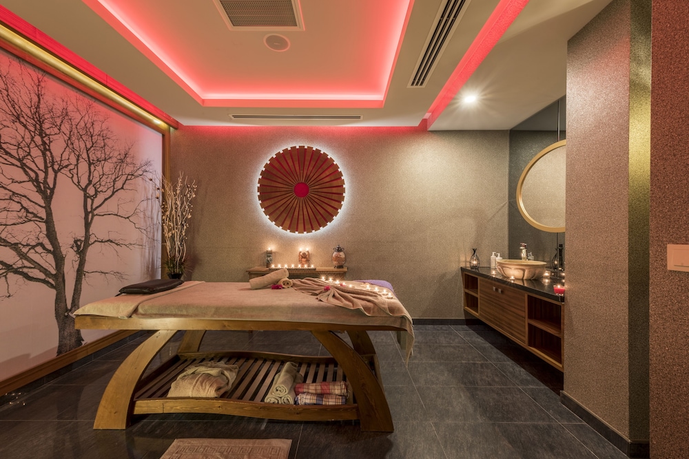 Elite Luxury Suite & Spa