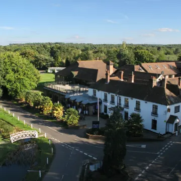 Cbh Frensham Pond Hotel Отели рядом с достопримечательностью «Замок Фарнем»