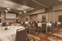Embassy Suites by Hilton Akron Canton Airport - 3 étoiles