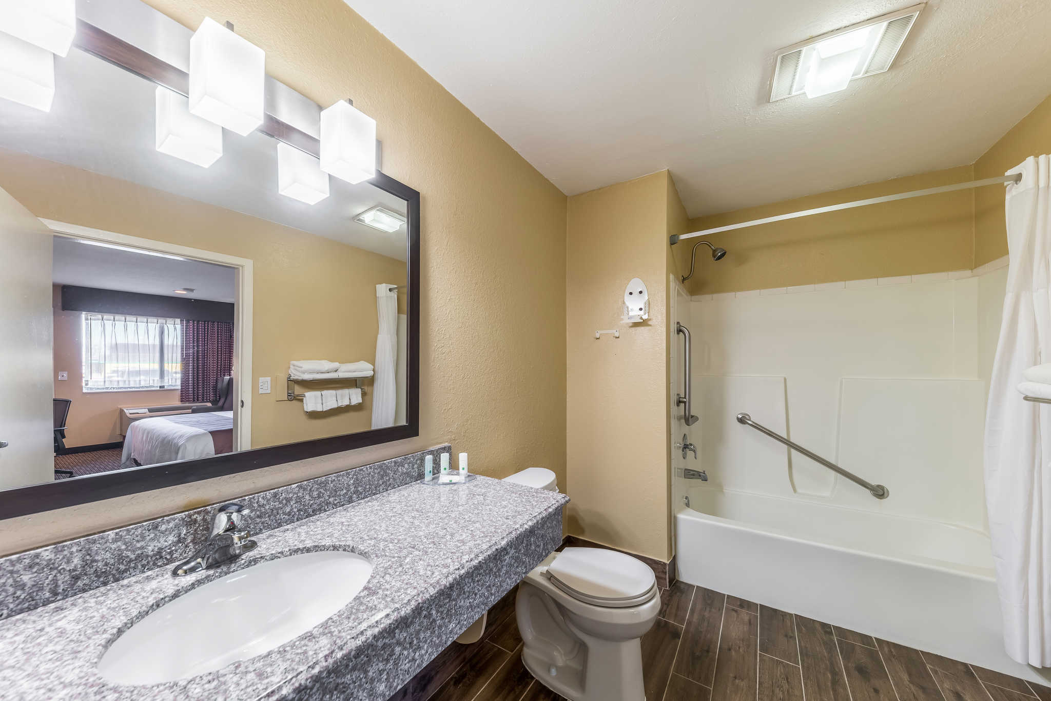 Quality Inn Glenpool - Tulsa