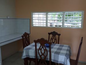 Independent Room with Garage in Holguin