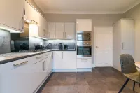 Modern Living 2 Bedroom Apartment South Wilmslow Hotels in Wilmslow