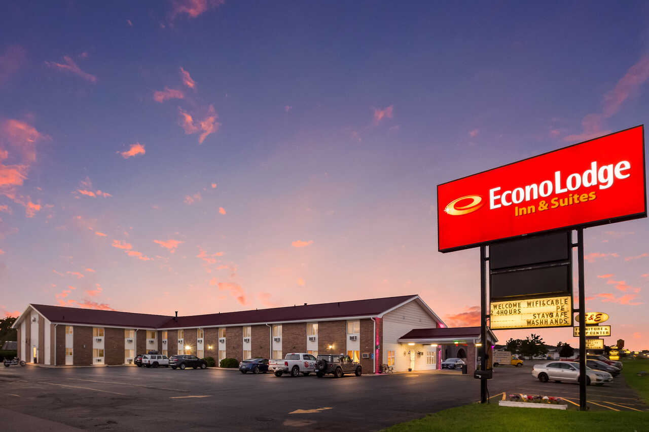 Econo Lodge Inn & Suites